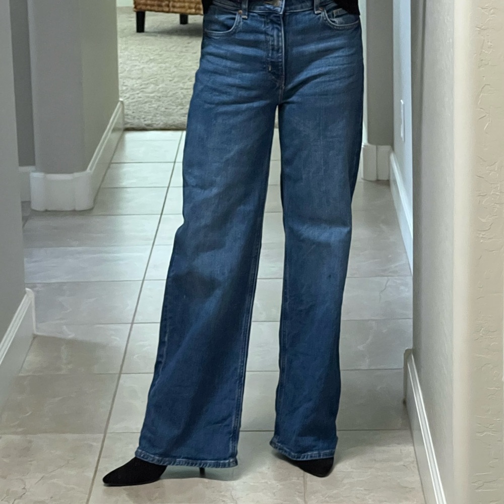 H&M Size 4 Dark Wash, High Rise, Wide Leg Jeans